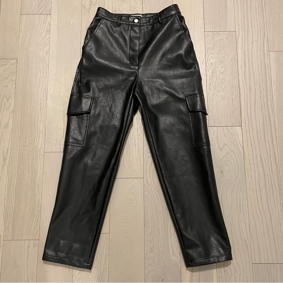 Aritzia Pants - Wilfred Modern Cargo Pant